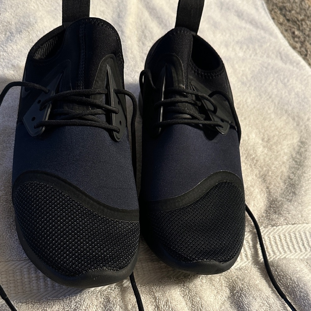 Nike navy blue and black Running Shoes